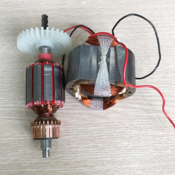 Thay stato mới cho động cơ của máy