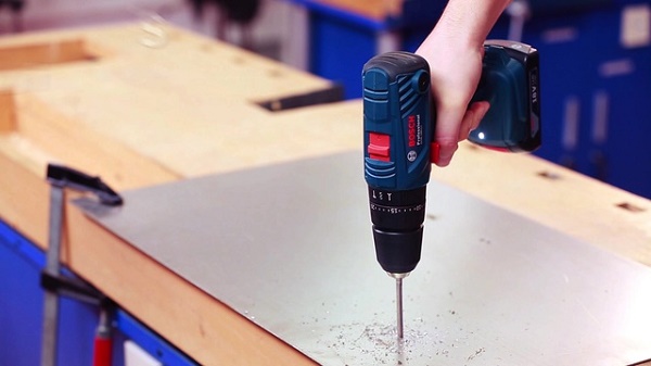 Sử dụng máy khoan pin đúng cách