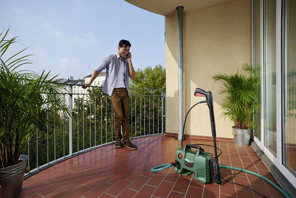 máy rửa xe Bosch AQT 100