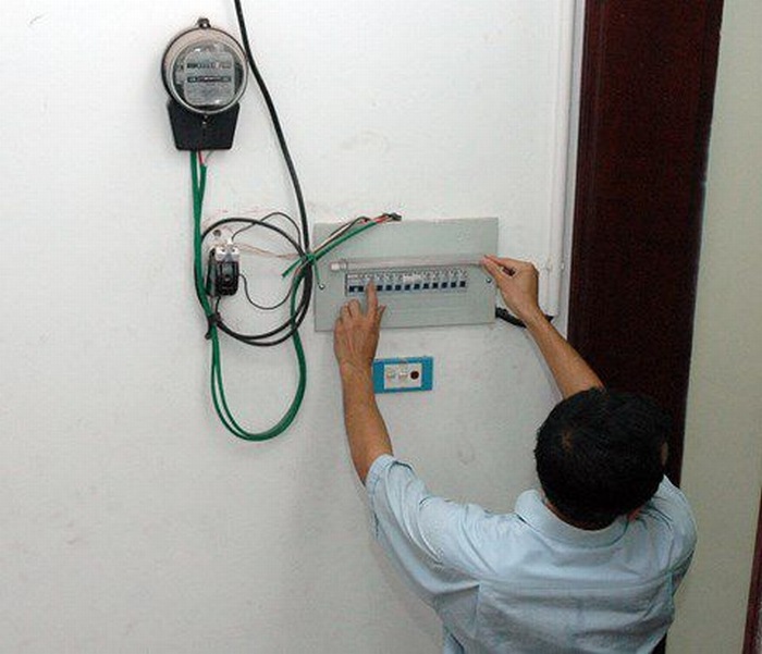 Aptomat không bật lên được