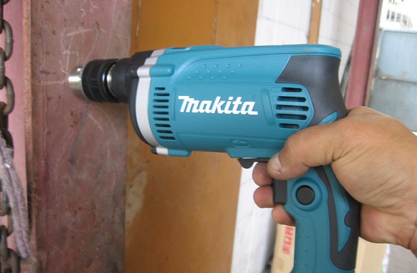 Công dụng của máy khoan Makita HP1630