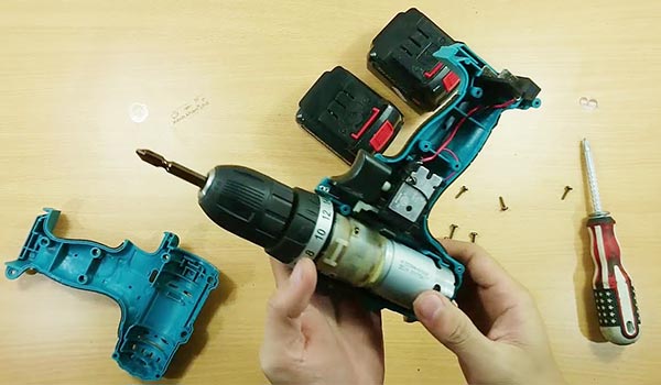 Cách sửa máy khoan pin Makita hết than