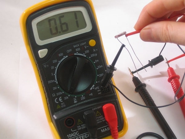 Cách sử dụng đồng hồ vạn năng điện tử đo điện trở