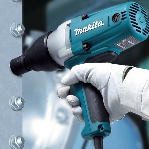 Máy siết bu lông Makita hoạt đông bền bỉ nhỏ gọn