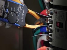 đo dòng điện bằng ampe kìm