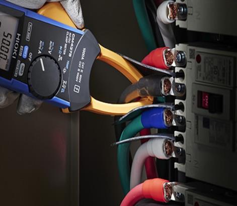 đo dòng điện bằng ampe kìm