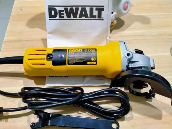 Máy mài góc đá 100mm DeWalt DW810B