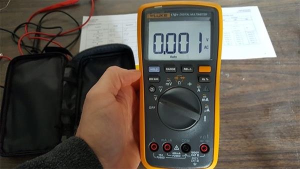 Khả năng đo điện của đồng hồ vạn năng Fluke 17B+
