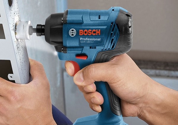 Bosch 18V GDR 180-LI có thiết kế nhỏ gọn, linh hoạt