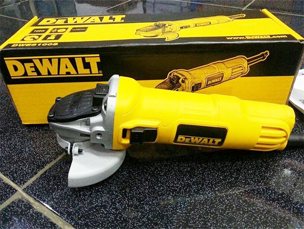 Máy mài góc Dewalt DWE8100S