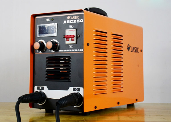 Máy hàn Jasic ARC 250 chịu tải cao, kéo que 4,0mm siêu khỏe