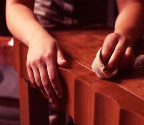 Cách lau bàn ghế gỗ sạch