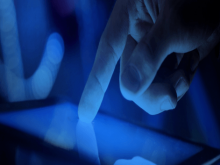 Bộ lọc ánh sáng xanh cụ thể là gì?