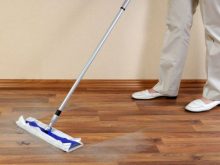 vệ sinh sàn gỗ
