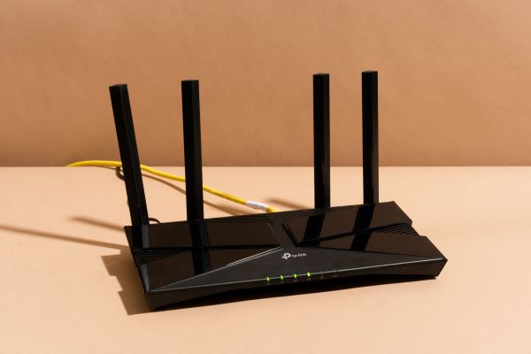 Các nhà cung cấp dịch vụ Internet (ISP) như FPT, Viettel, VNPT,... sẽ cung cấp đầu vào của sóng wifi