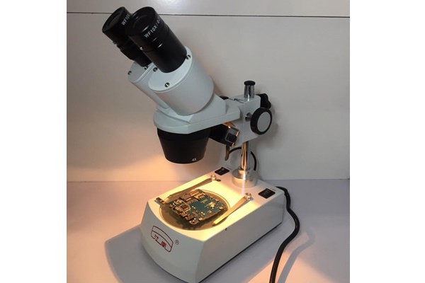 Lựa chọn kính hiển vi dùng đèn halogen