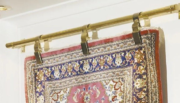 Sử dụng kẹp thảm phù hợp sẽ giúp cho tấm thảm trông đẹp hơn