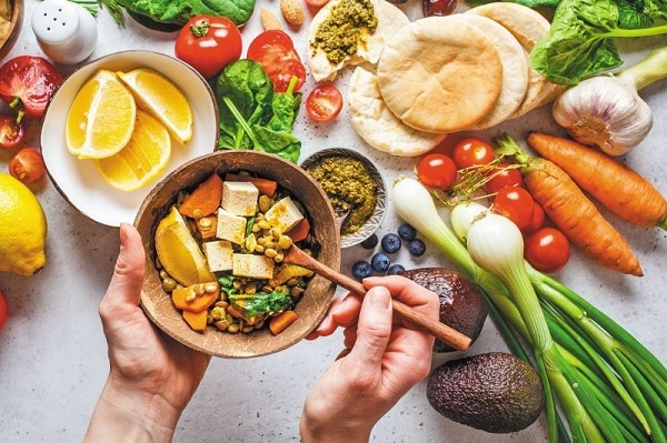 Nên ăn nhiều trái cây rau củ và hạn chế ăn nhiều đường