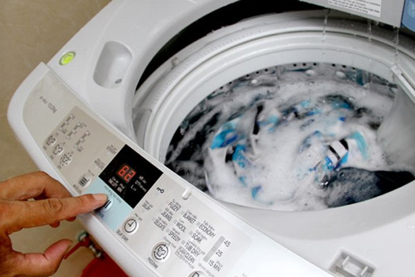 Cần nhiều lưu ý khi sử dụng máy giặt nước nóng