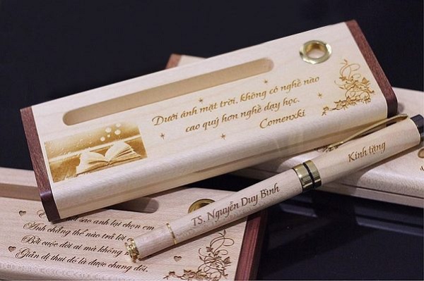 Bút viết khắc tên mang nhiều ý nghĩa