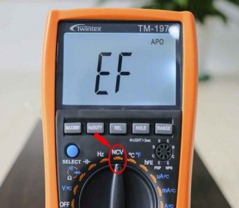 Tại sao cần phải sử dụng thang đo NCV khi làm việc với điện? 
