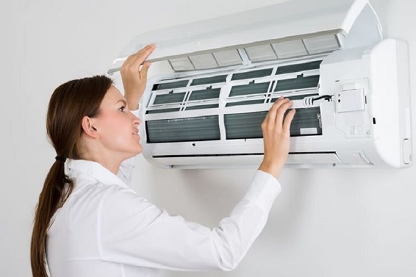Máy lạnh bị chảy nước