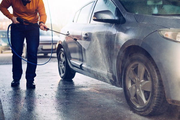 Nguyên nhân máy rửa xe bị rò nước