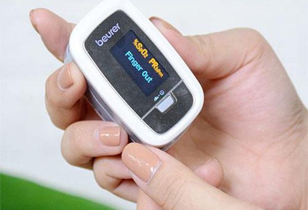 Máy đo huyết áp ngón tay 