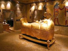 Các nhà khảo cổ ở Ai Cập khai quật ngôi mộ 4.300 thời Pharaoh