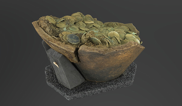 Thợ săn kho báu phát hiện tiền xu cổ có niên đại từ thời Constantine Đại đế
