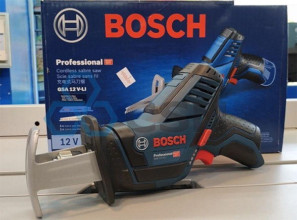 Máy cưa gỗ cầm tay của hãng Bosch thiết kế đầy mạnh mẽ