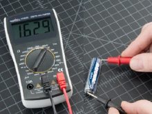 Hướng dẫn cách đo dung lượng pin bằng đồng hồ vạn năng