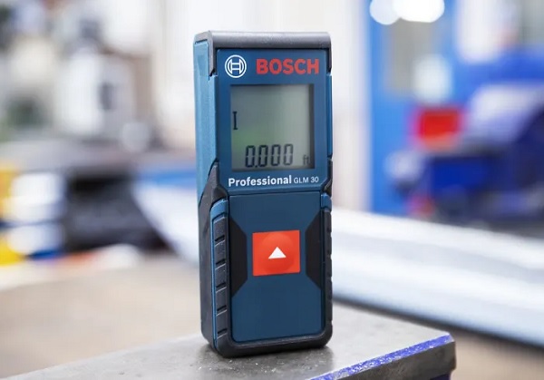 Bosch GLM 40 có dải đo rộng hơn