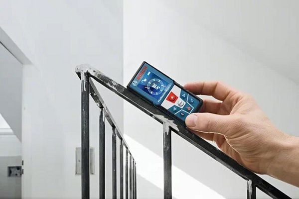 Bosch GLM 50 C có cảm biến nghiêng
