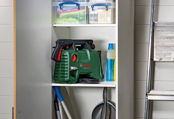 Máy rửa xe loại nhỏ Bosch Easy Aquatak AQT 120