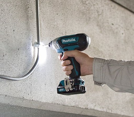 Review chi tiết máy bắn vít Makita TD110DSAE có gì nổi bật?