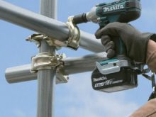 Máy siết bu lông Makita DTW190RFJX làm việc đa năng