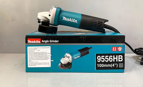 Makita 9556HB nhỏ gọn, trọng lượng chỉ có 1.8kg