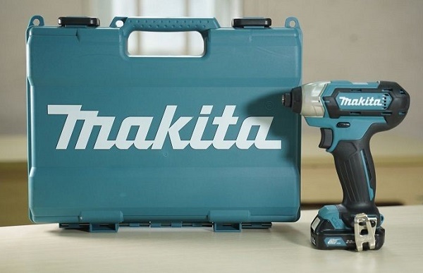 Máy bắn vít Makita TD110DSAE được ưa chuộng sử dụng