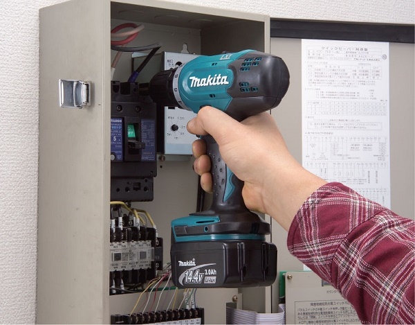 Thiết kế Makita DDF453SYE bền chắc, dễ sử dụng