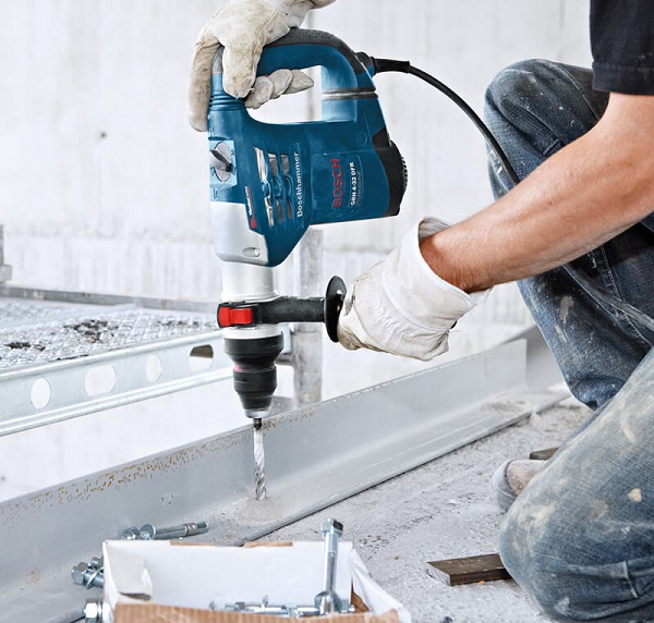 Máy khoan búa Bosch GBH 4-32 DFR khoan phá mạnh mẽ