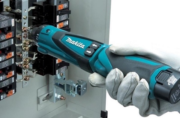 Máy vặn vít dùng pin Makita DF012DSE