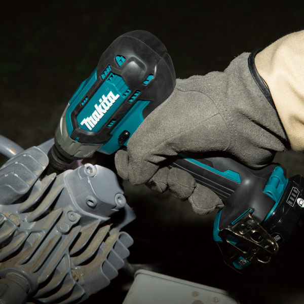 Makita TW141DSAE siết tháo bu lông nhanh, chính xác