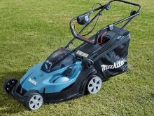 Top 4 máy cắt cỏ pin Makita chuyên nghiệp được bán chạy
