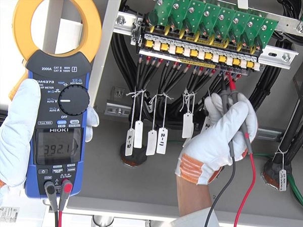 Ampe kìm Hioki CM4373 đo điện đa năng với dải đo lớn