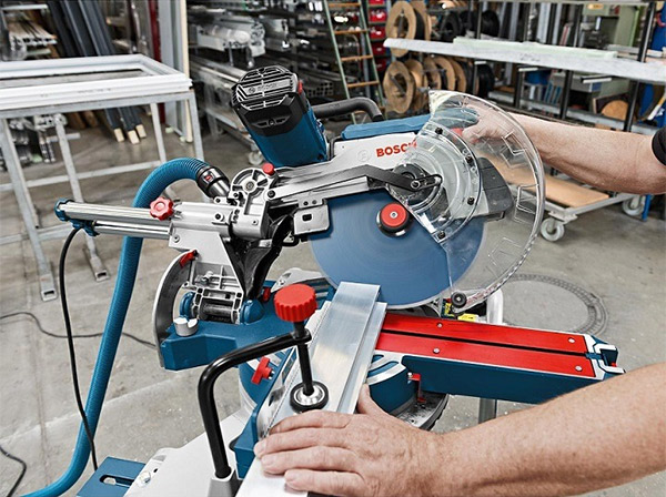 Hình ảnh máy cắt góc Bosch GCM 12 SDE