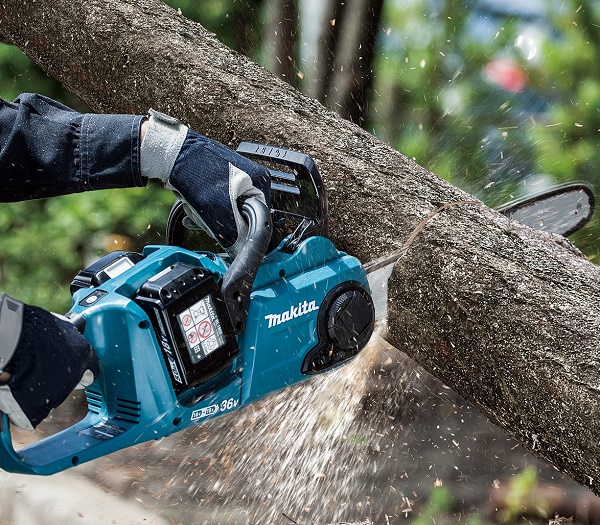 Máy cưa xích Makita DUC353Z cưa gỗ nhanh, ngọt