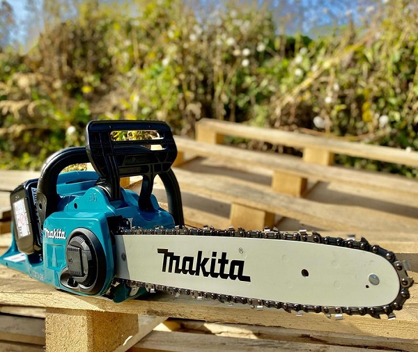 Máy cưa xích Makita DUC353Z có giá thành cạnh tranh