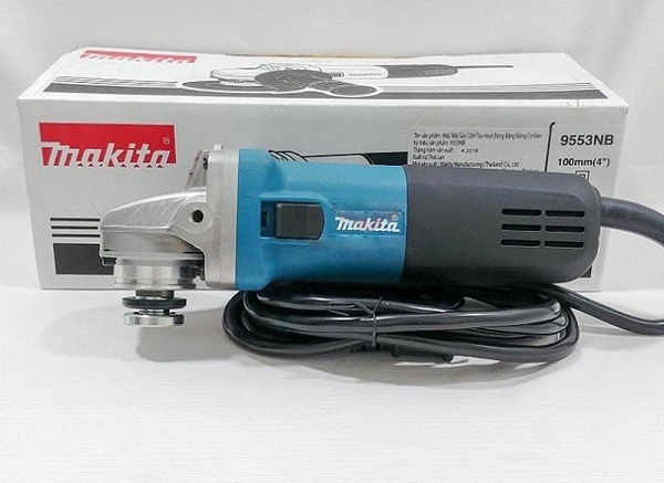 Makita 9553NB nhỏ gọn dễ sử dụng