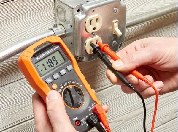 Que đo kết hợp với đồng hồ vạn năng đo và kiểm tra điện